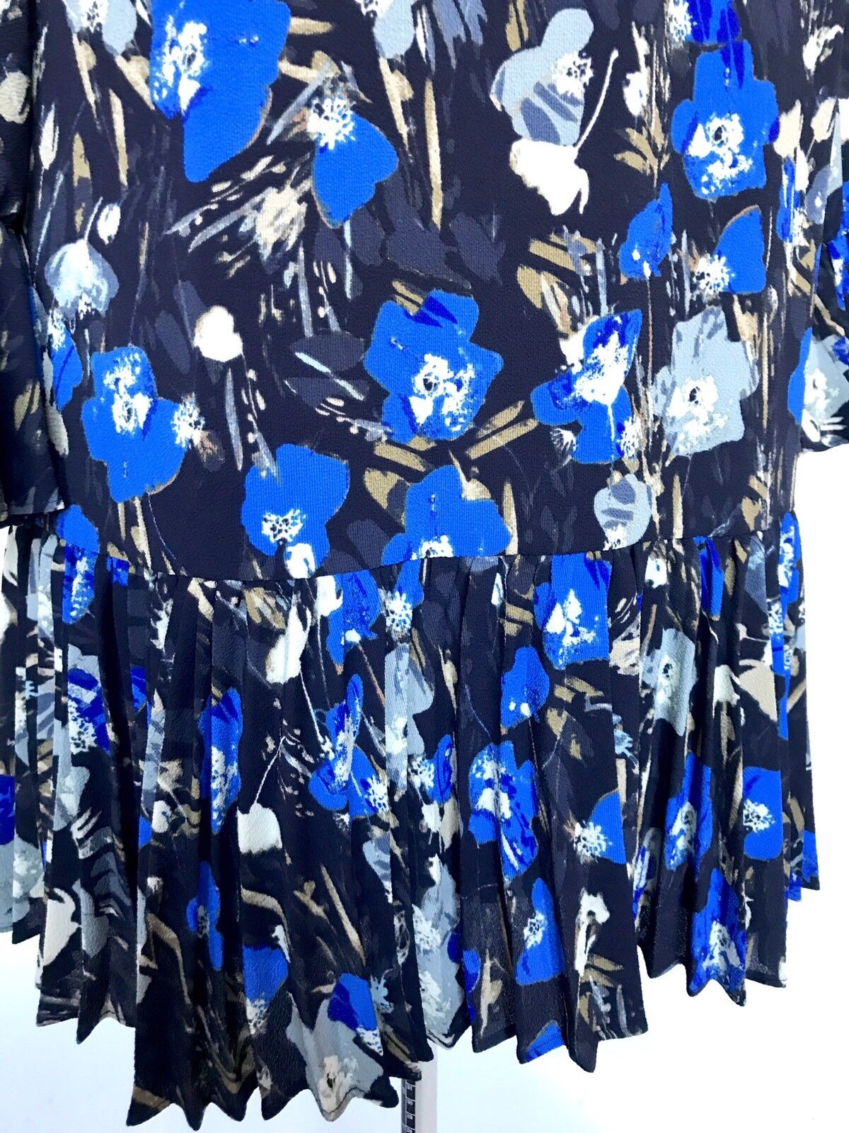 Maggy London Blue & Black Tie Neck Dress. NWT Retail $148 Price $68 Size 10