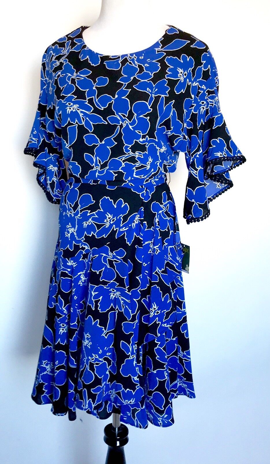 Taylor Cobalt Blue Formal Dress. NWT Size 2 Retail $118 Price $49