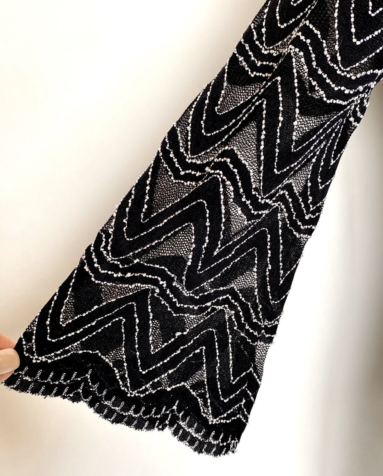 j valdi cover up Black & White Embroidered XS Retail $70 Price $24 NWT