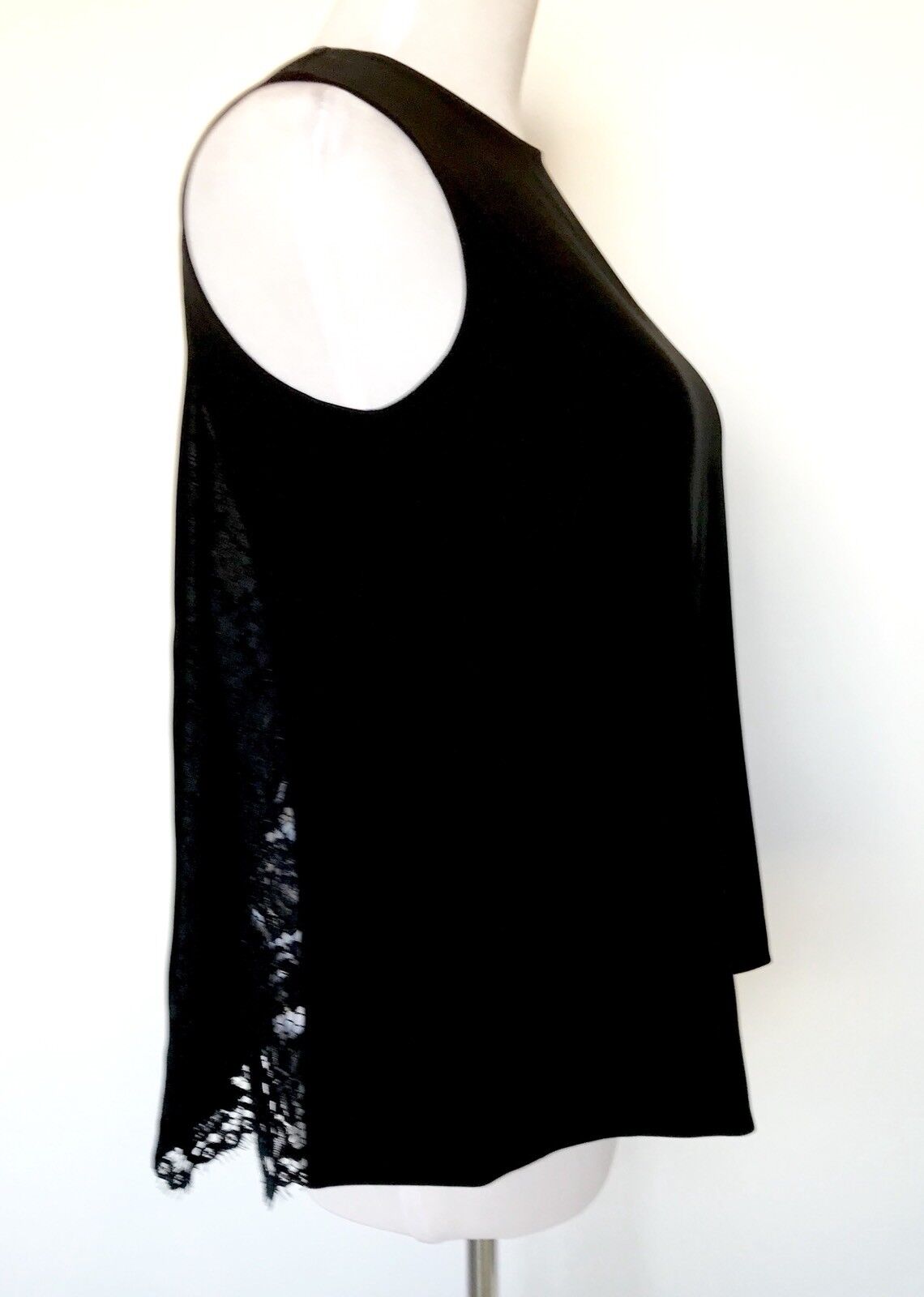 Carolina Herrera Black Lace Panel Swing Top. NWT Retail $325 Price $156 Size 4