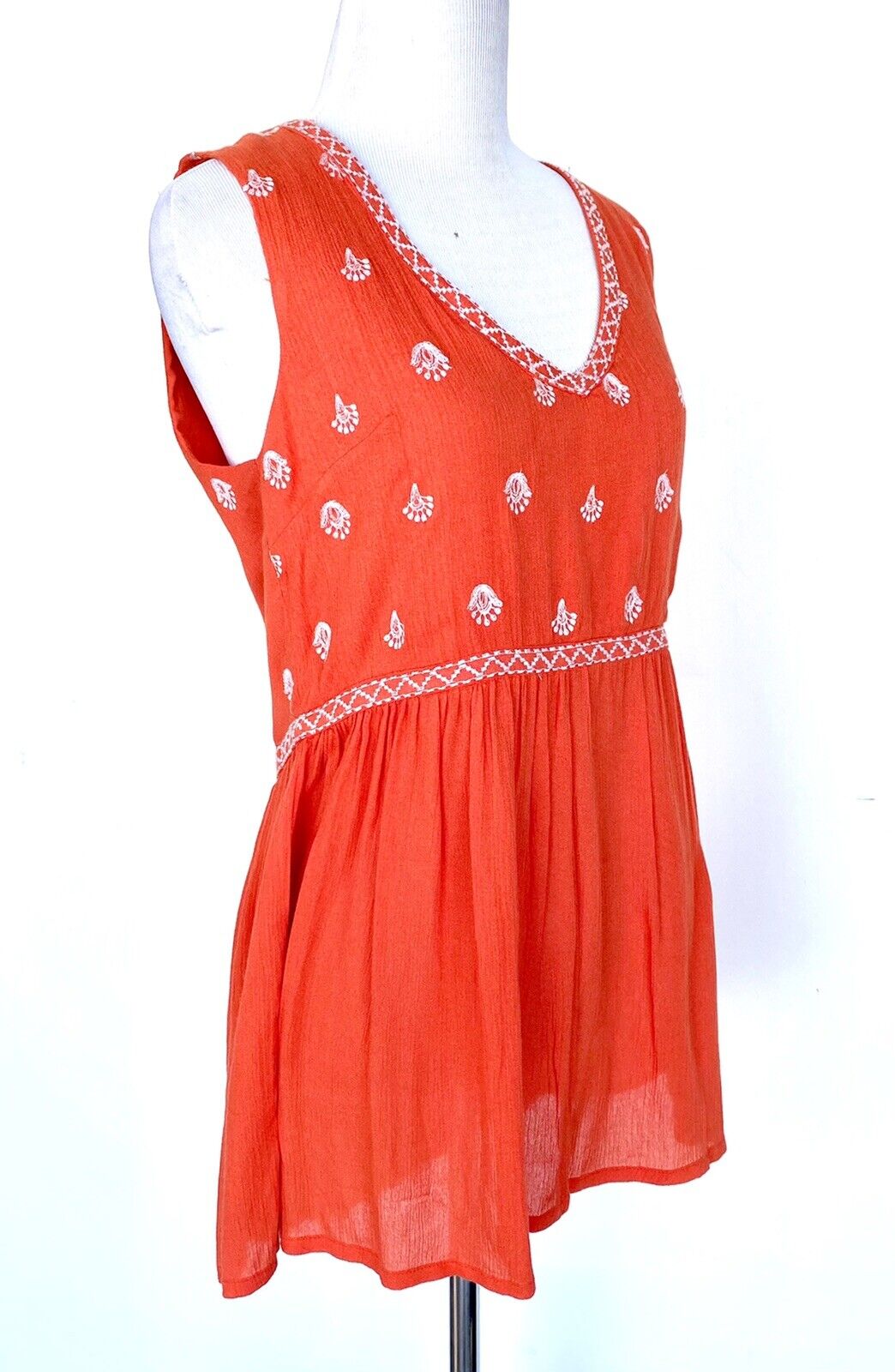 Sanctuary Embroidered Sleeveless V Top NWT Retail $79 Price $42 XS Anthropologie