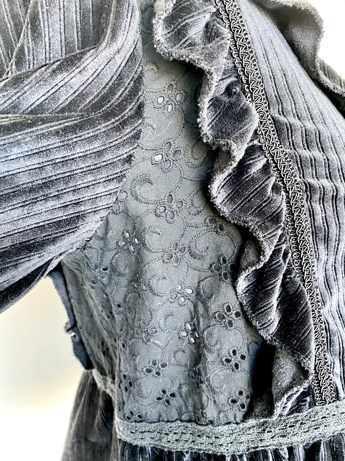 Pol black velvet vintage Victorian Style Top $55 ruffle sleeve NWOT Cosplay S