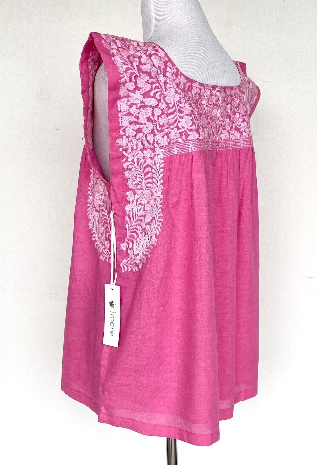 J Marie embroidered Devyn Linen top M Retail $102 Price $56 Pink White