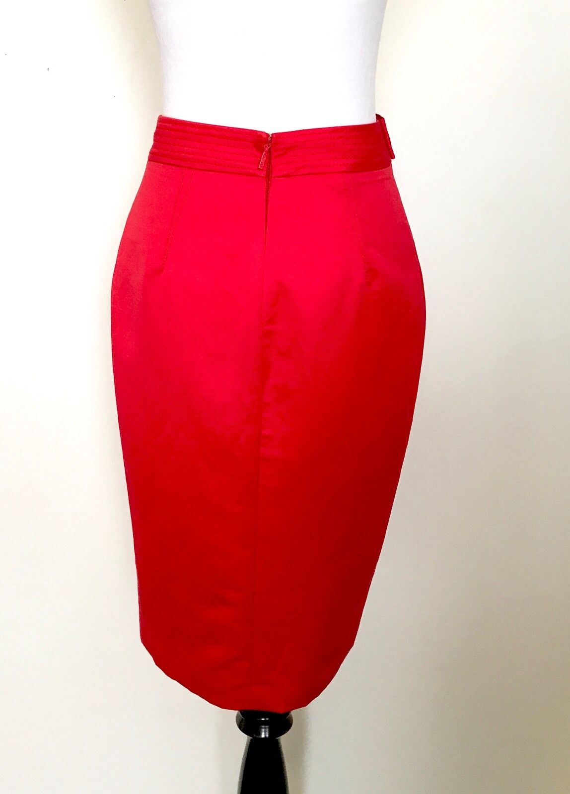 Carolina Herrera Red Straight Skirt NWT Retail $300 Price $149 Size 2