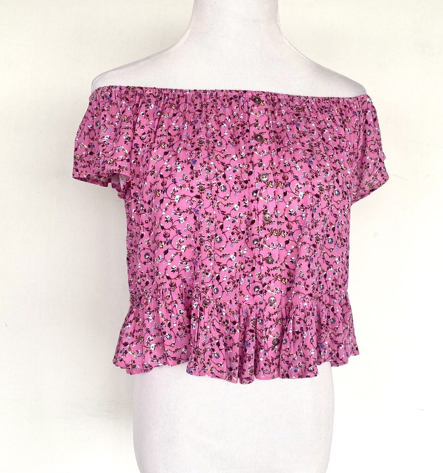 En Creme Pink Floral Boho Off Shoulder Top. Rwtails $58 Price $26 NWT Size S