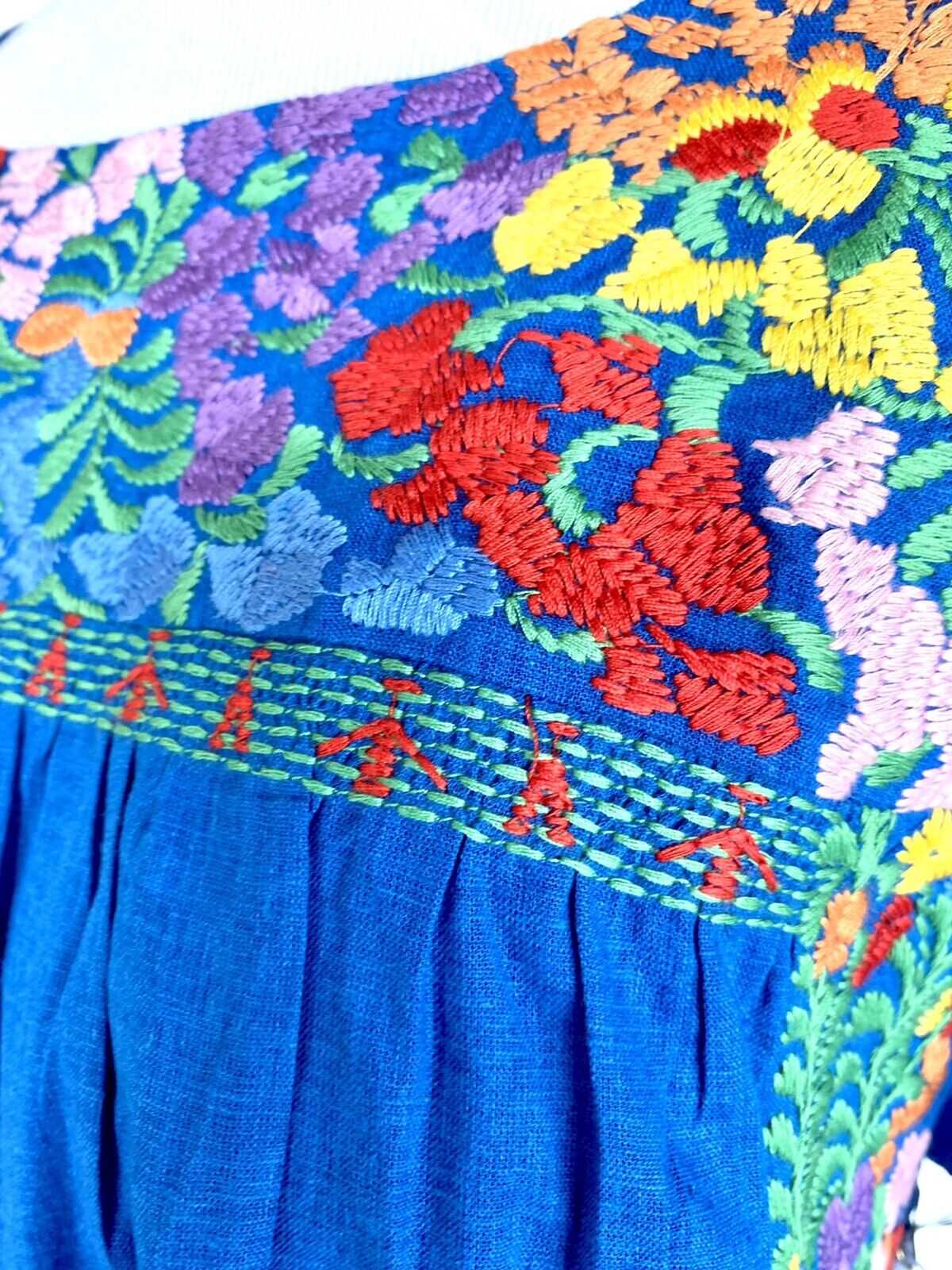 NWT J Marie embroidered Jenna Top bell sleeve size XSmall Retail $92 Price $59