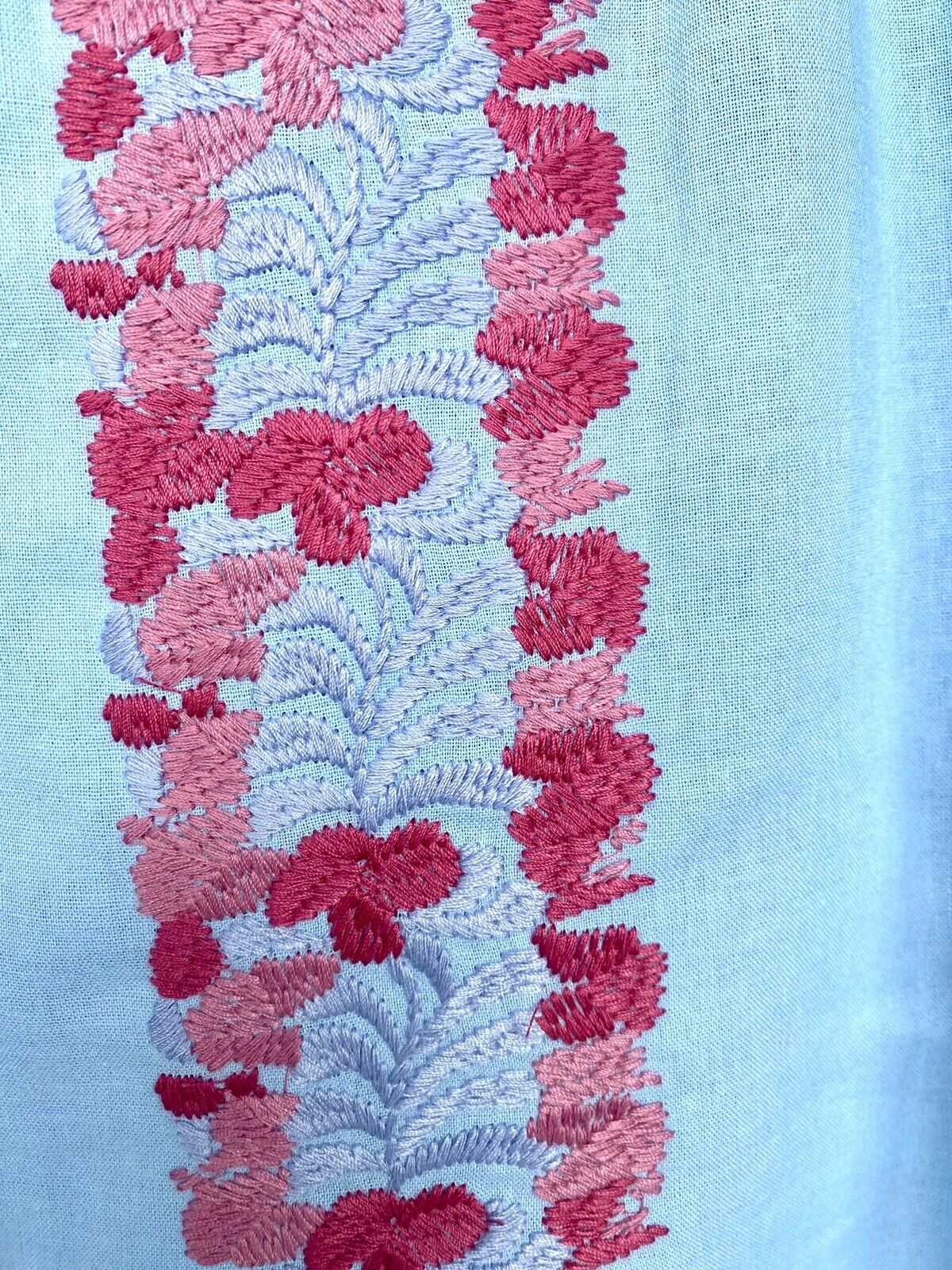 NWT J Marie embroidered Raelyn Top size S Retail $106 Price $56 Blue Pink