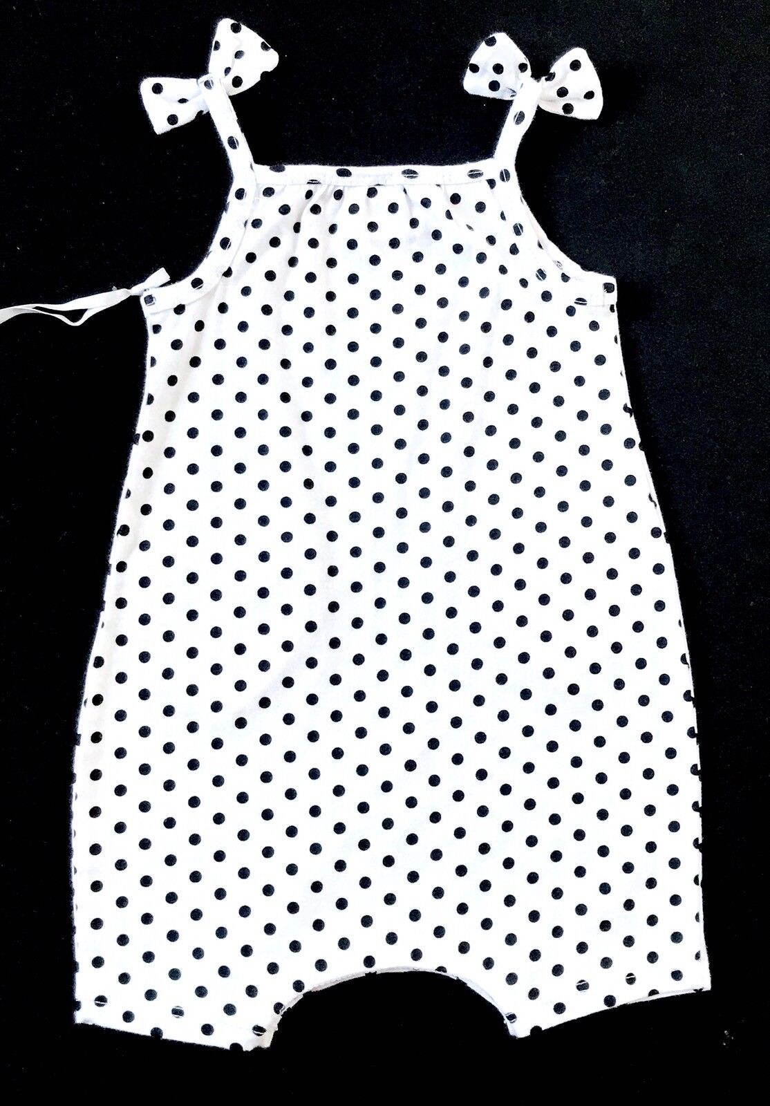 Nordstrom baby Black Dot & Red Heart Romper Retail $25 NWT Price $14.98 3M