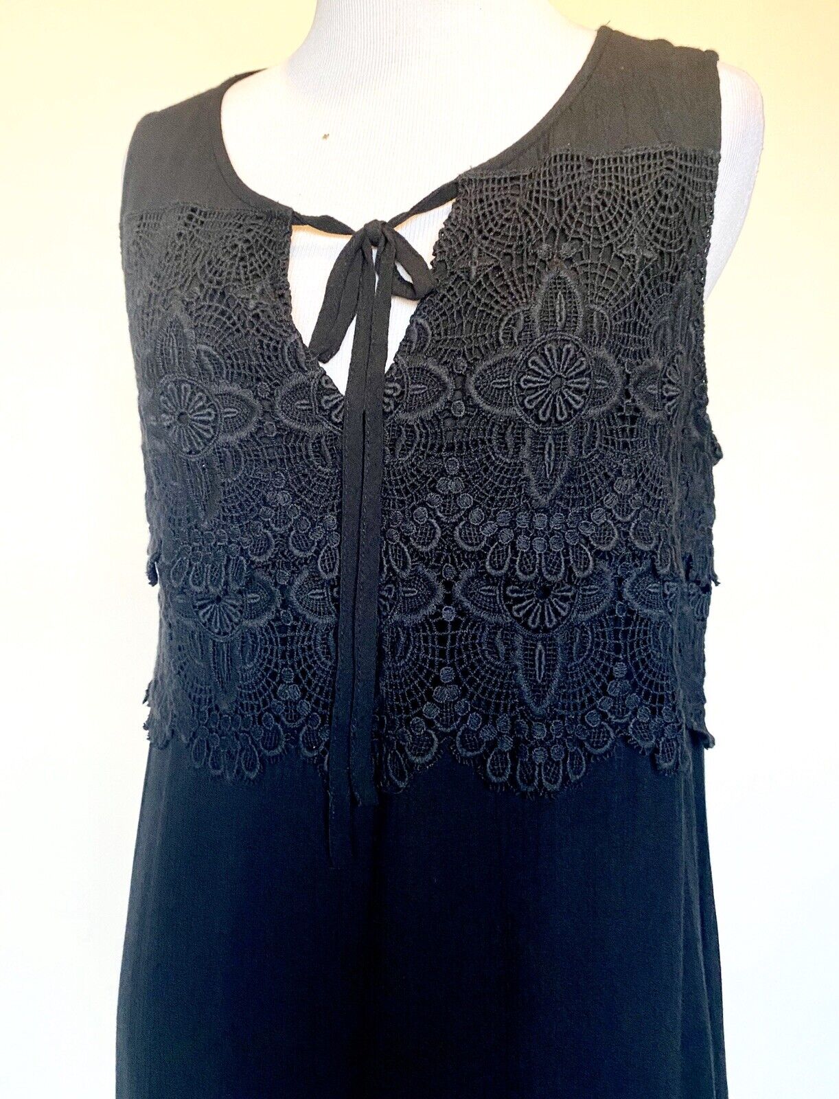 Sanctuary Black Crochet Lace Dress NWT Retail $139 Price $34 XS Anthropologie