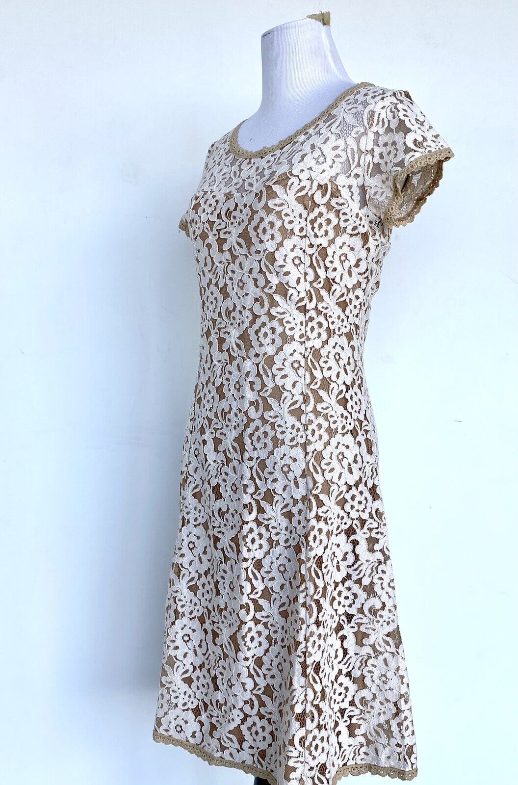 Sundance Sweetheart Lace Dress Retails $148 Price $79 Sz XS NWT Tan/ Beige