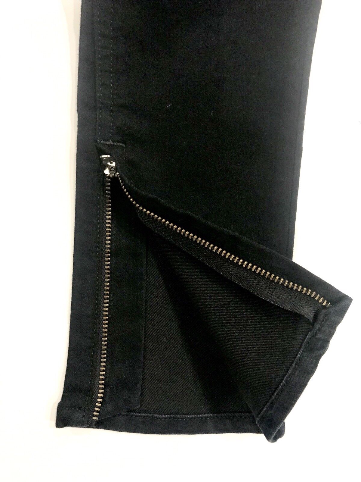 Rag & Bone Midnight Black Zipper Capri Jeans. Size 23 Retail $225 Price $104 NWT