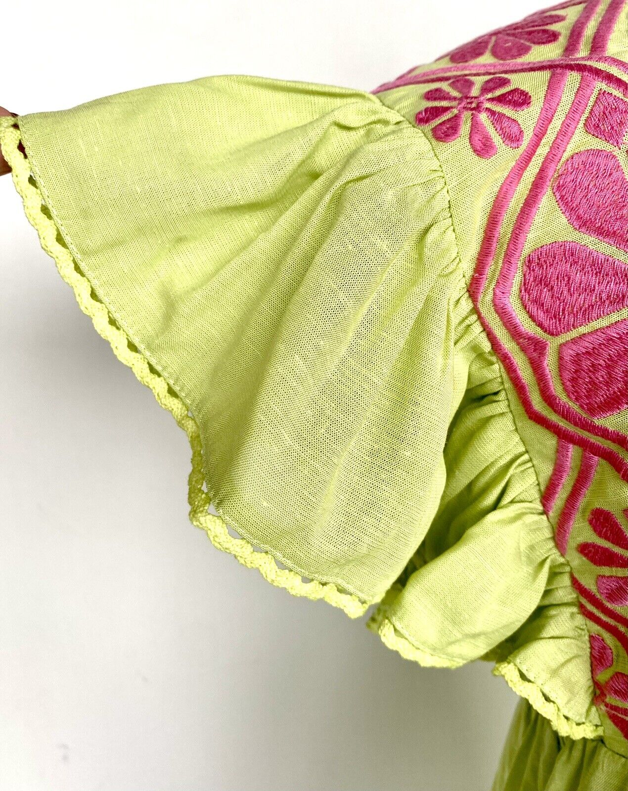 J Marie Embroidered Rowan Flutter Sleeve lime Top size L Retail $106 Price $59