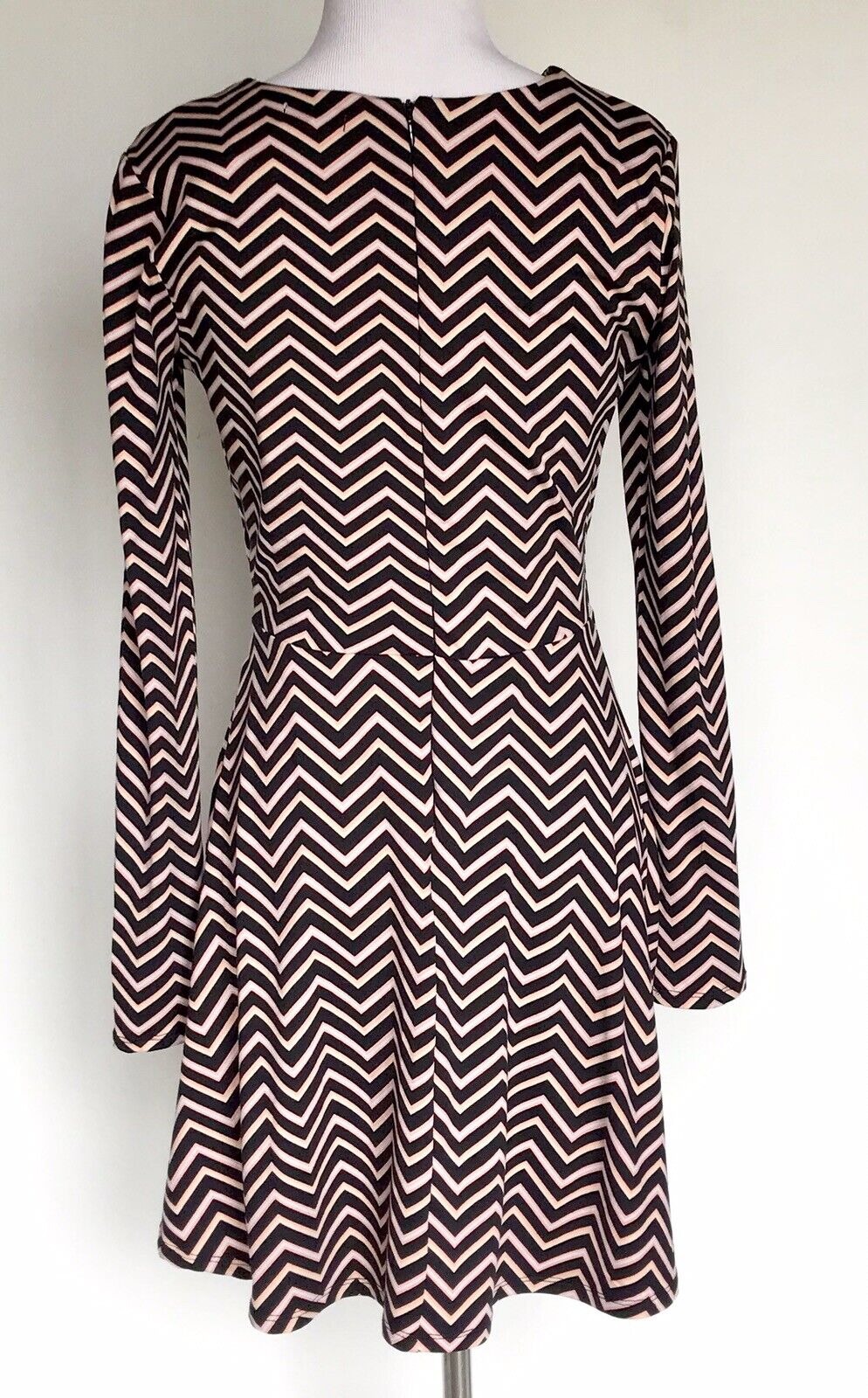 Love Fire Stretchy Chevron Stripe Long Sleeve Dress Size M NWT $32