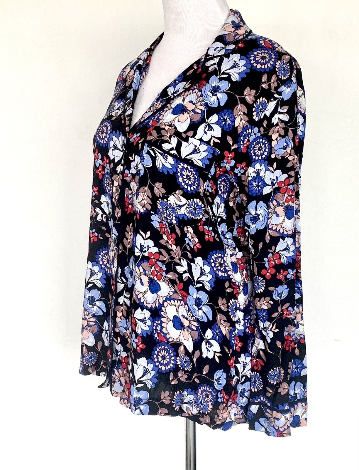 Beltaine Floral Black Piped Edge Blouse Retail $148 Price $38 S NWT