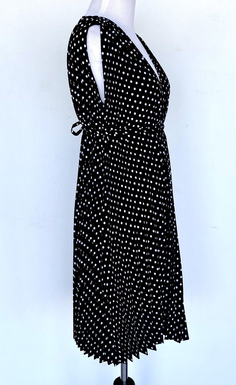 Max Studio Polka Dot Pleated Dress Sleeveless Size XS Retails $148 Price $45 NWT