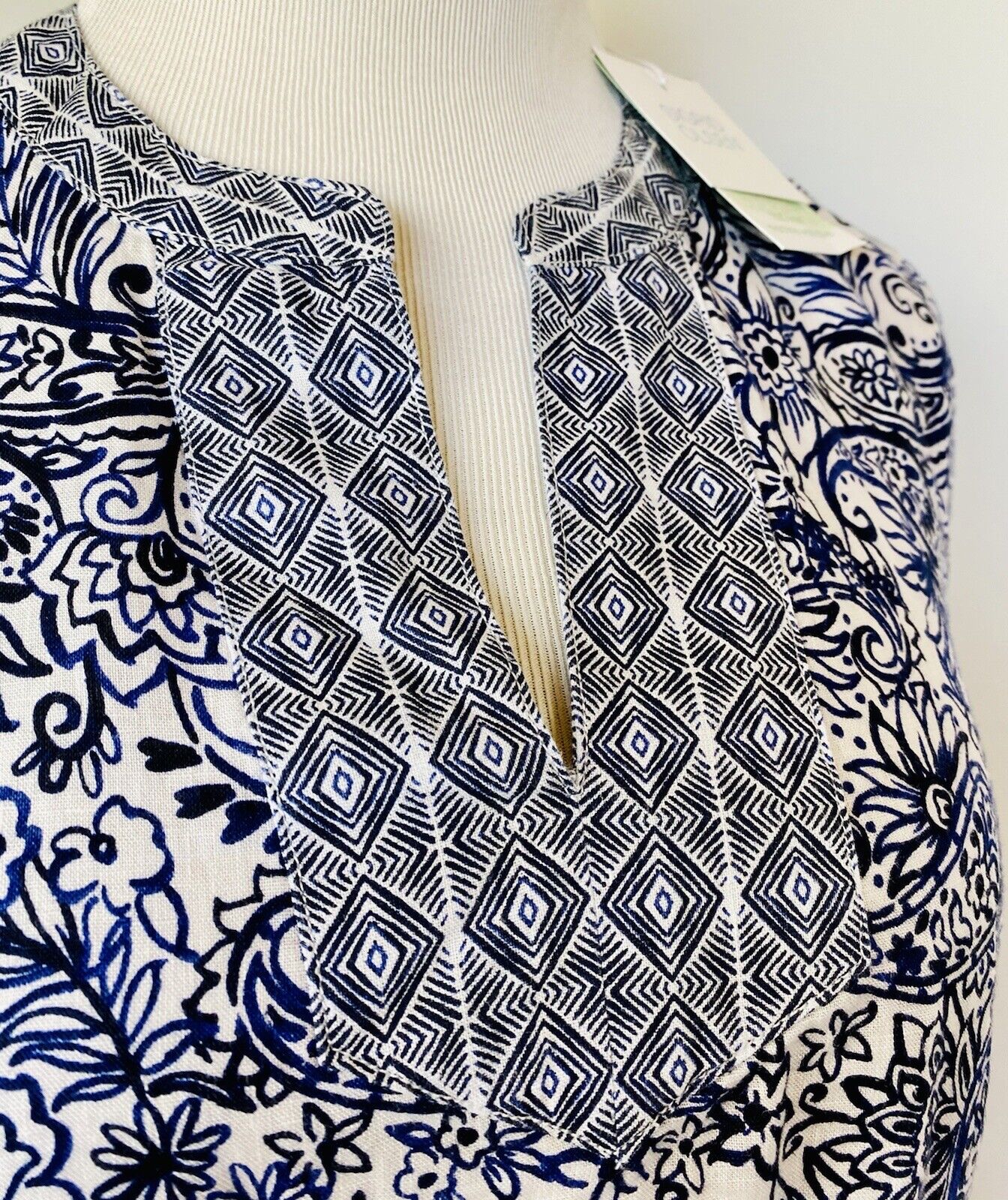 Sigrid Olsen 100% Linen Blue Paisley tunic top. Retail $79 Price $47 Size S NWT