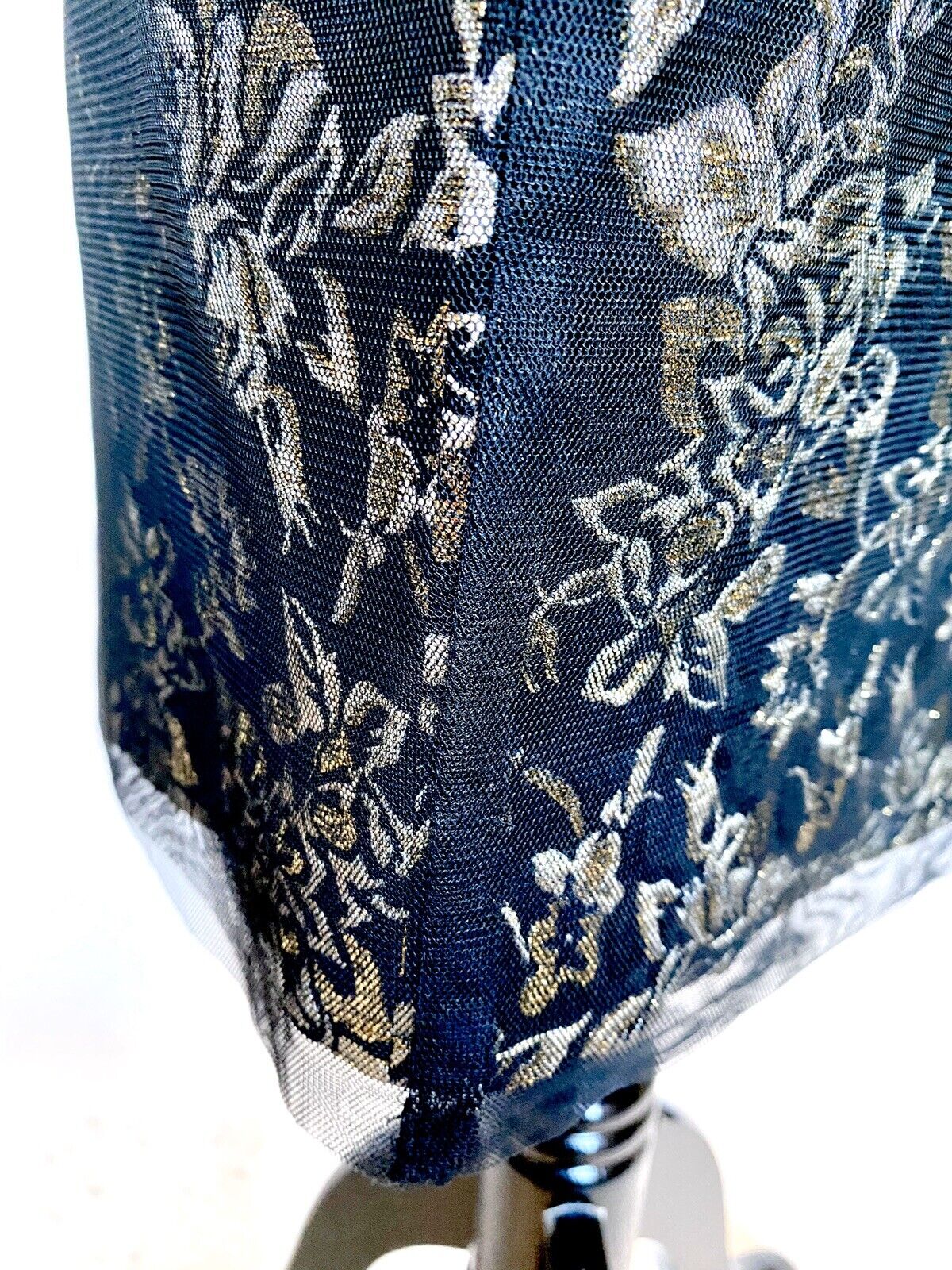 Vera Wang Black & Gold Metallic Party Cocktail Dress 2 Retail $299 Price $98 NWT