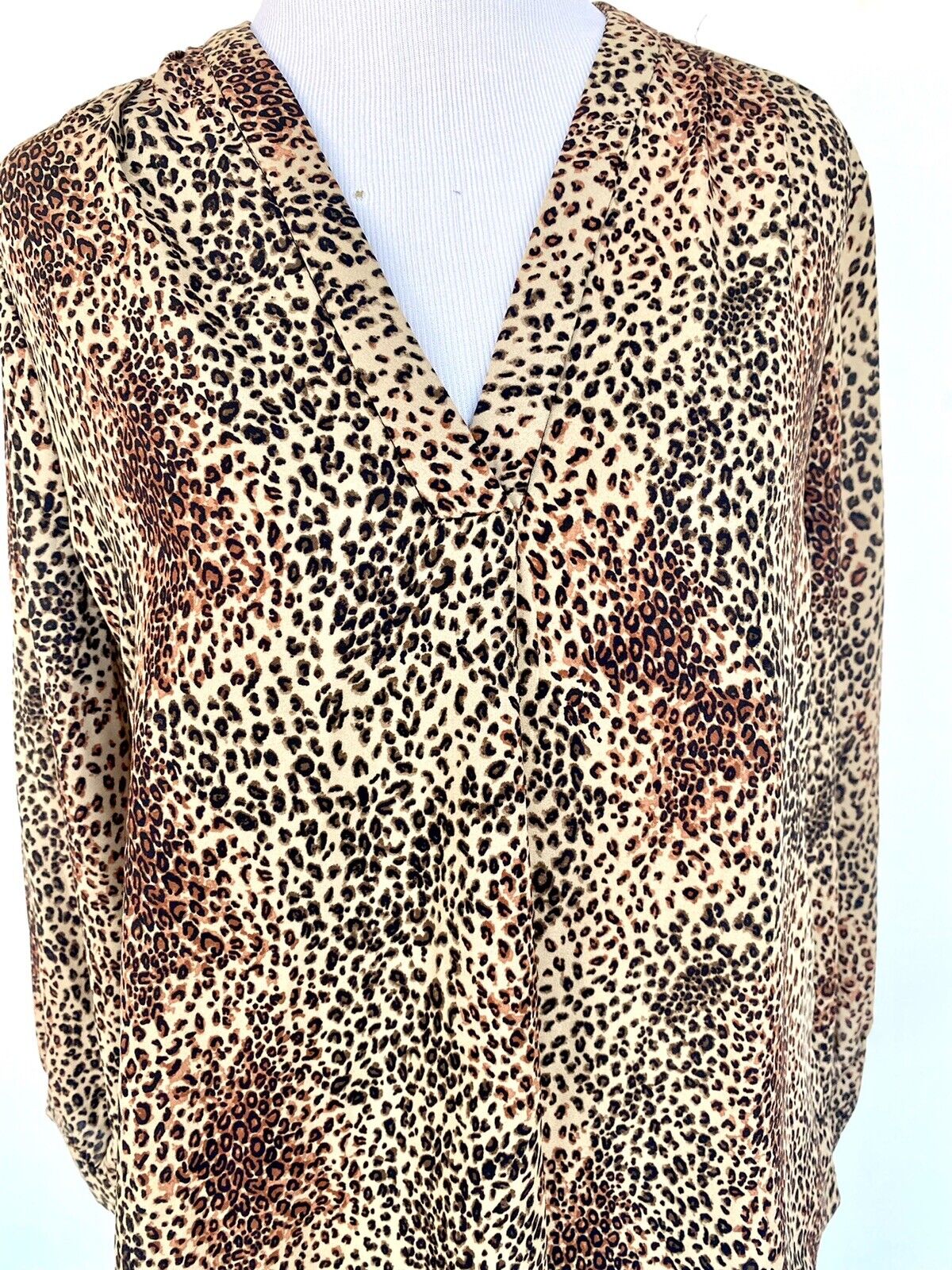 Vince Camuto Animal Print LS Blouse Size XS Retail $99 Price $49