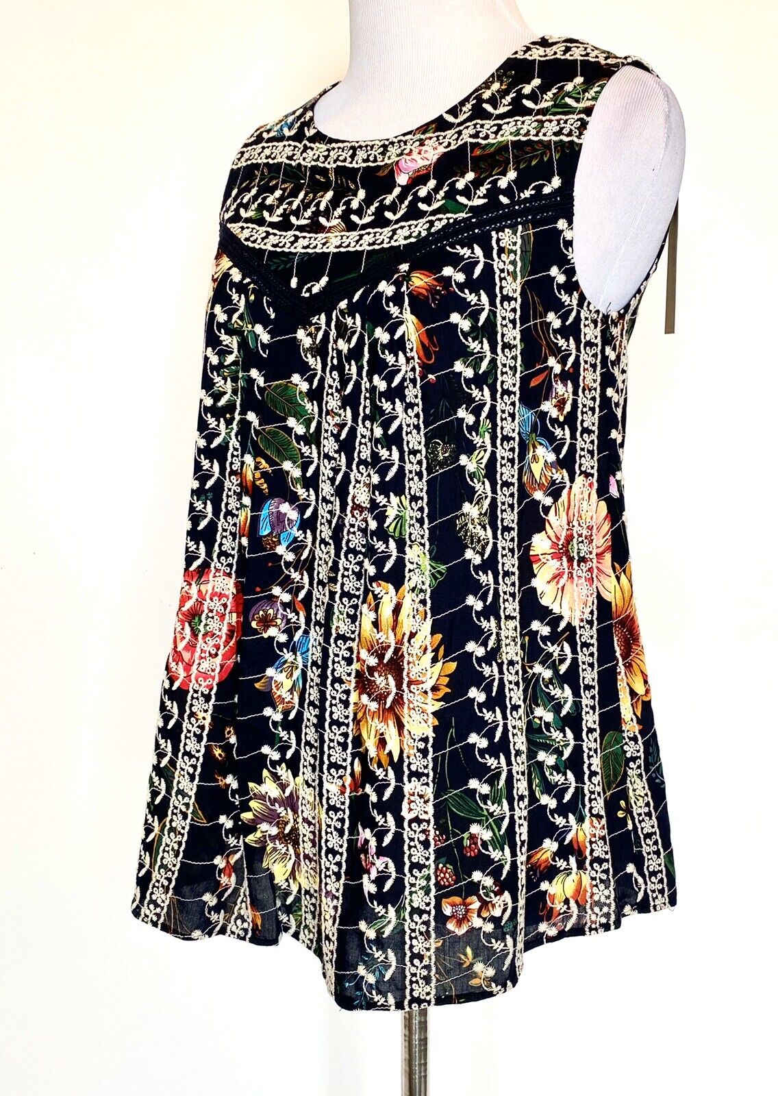 & Layered Embroidered Swing Top. Size XS. Price $19.50 NWT Sleeveless. Black