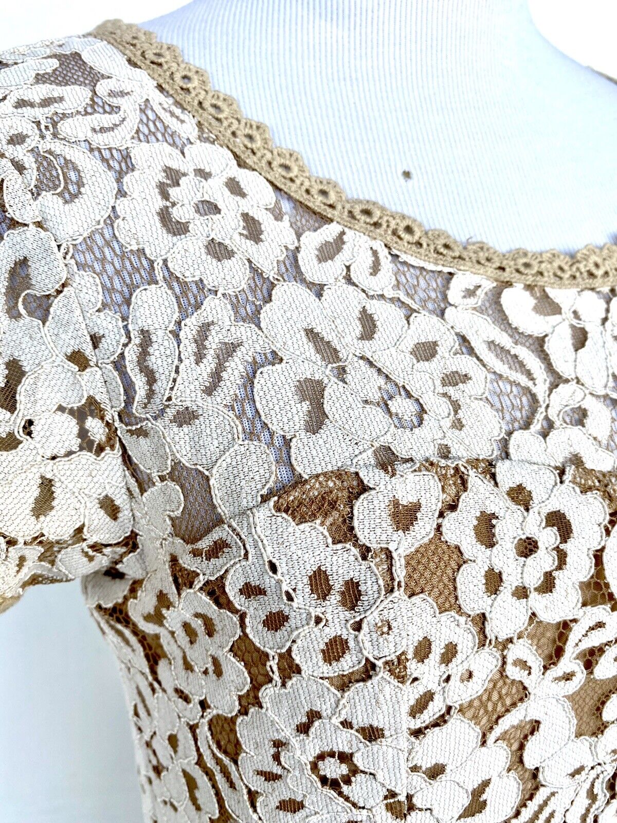 Sundance Sweetheart Lace Dress Retails $148 Price $79 Sz XS NWT Tan/ Beige