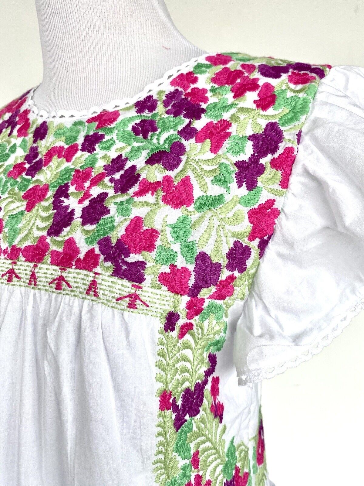 NWT J Marie embroidered Tiered Maria Dress size XSmall Retail $124 Price $72