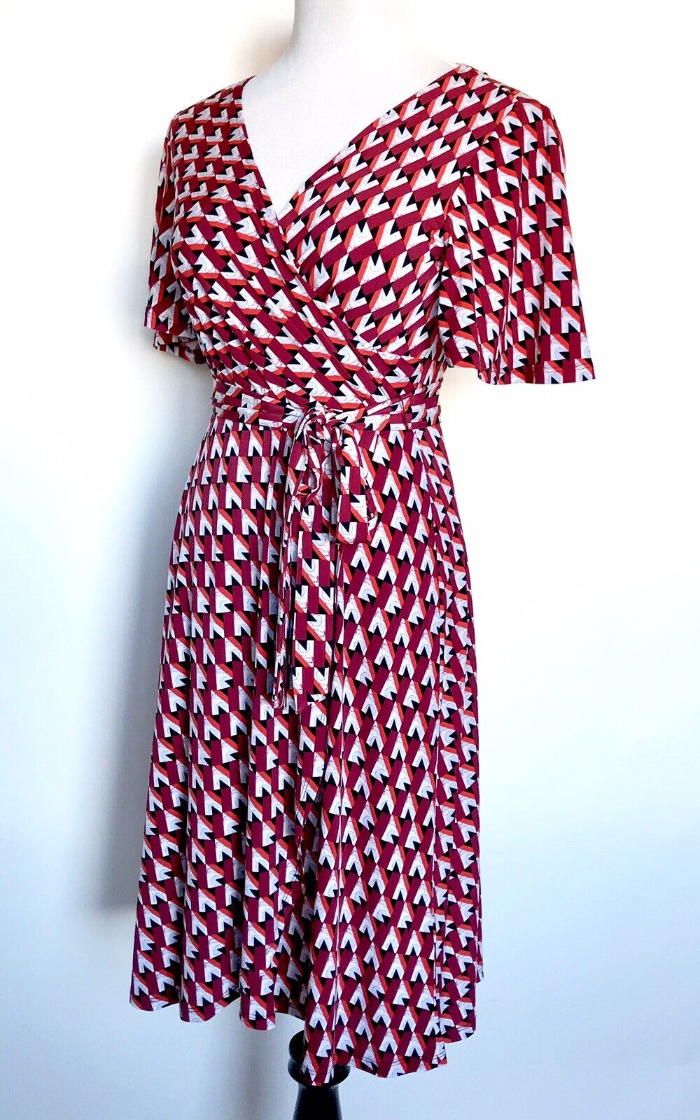 Donna Morgan Wrap Stretch Dress. Cranberry NWT Size 4  Retails $98 Price $54