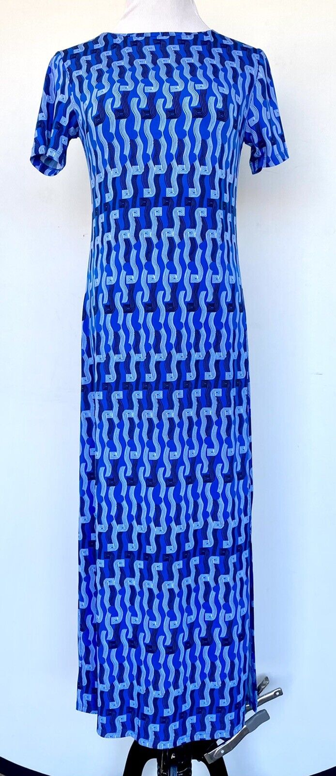 Donna Morgan Blue And White Stretch Dress. NWT Size 2 Retails $128 Price $48