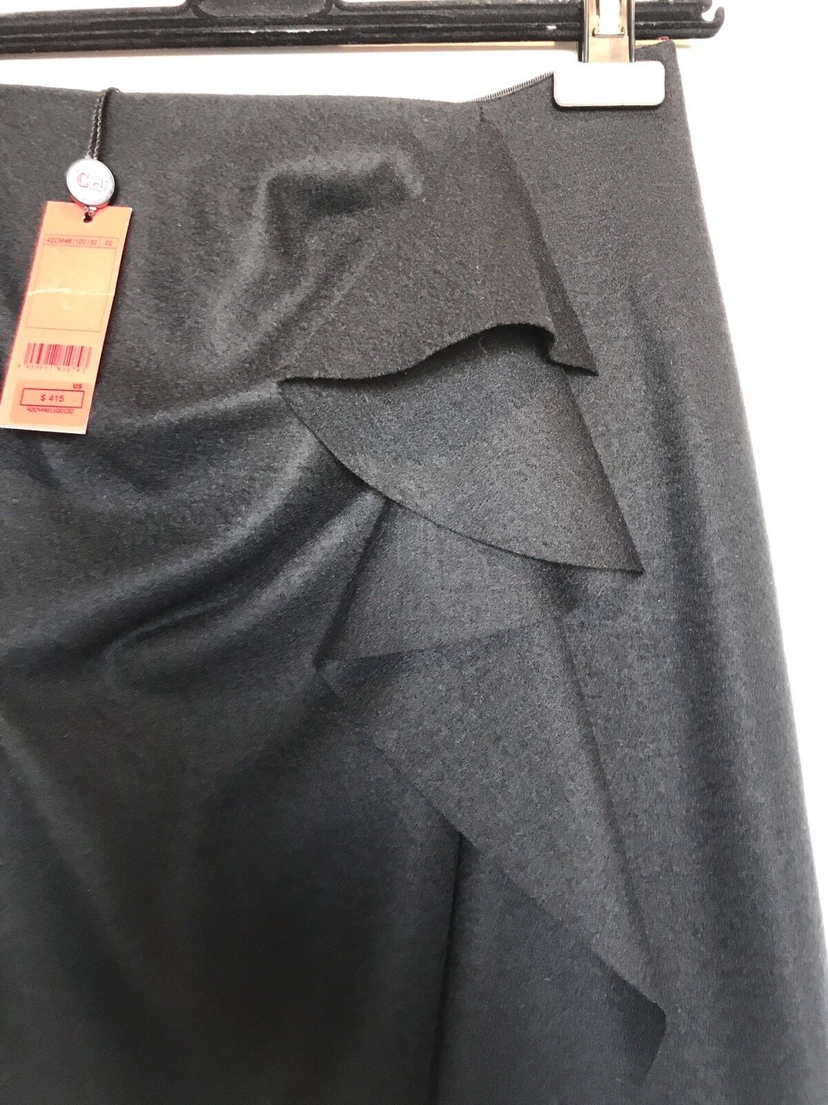 Carolina Herrera Black Ruffle Soft Wool Skirt NWT Retail $415 Price $199 Size 2